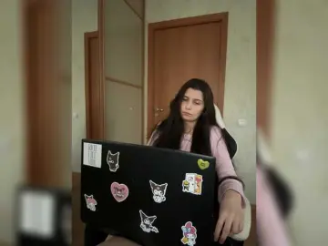 Alisia4  live sex cam