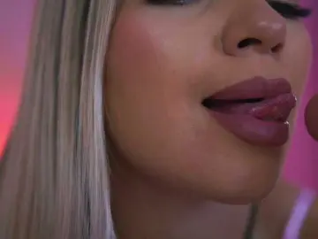 ArtTeasee  live sex cam