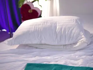 ArtTeasee  live sex cam