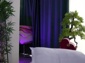 ArtTeasee  live sex cam