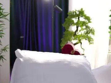 ArtTeasee  live sex cam