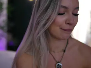ArtTeasee  live sex cam