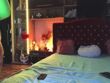 CandyBigbooty  live sex cam