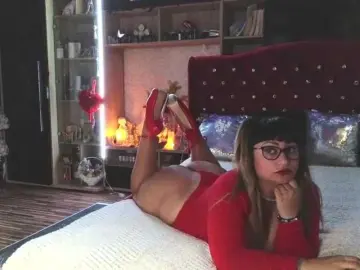 CandyBigbooty  live sex cam