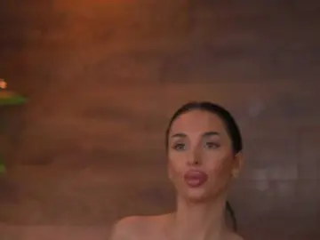 KairaAndrews  live sex cam