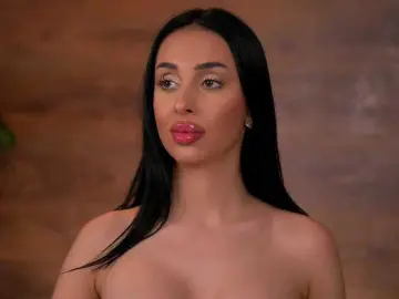 KairaAndrews  live sex cam