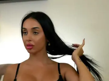 KairaAndrews  live sex cam