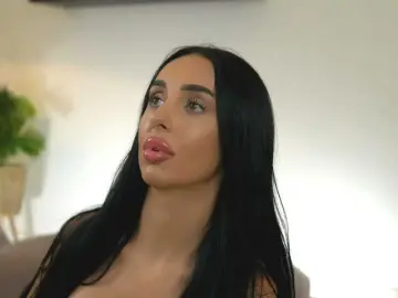 KairaAndrews  live sex cam