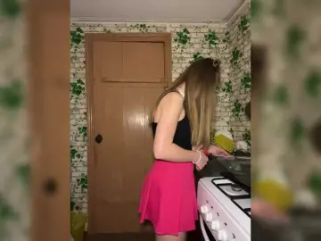 Milana22a  live sex cam