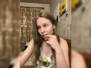 Milana22a  live sex cam