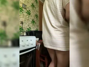 Milana22a  live sex cam