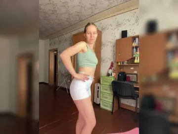 Milana22a  live sex cam