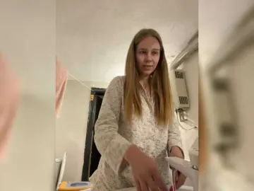 Milana22a  live sex cam