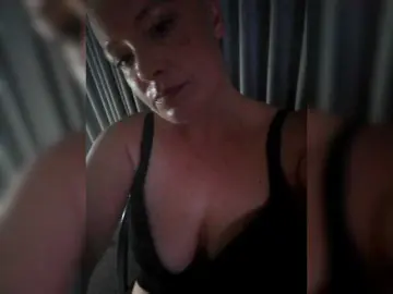 Sexyaussiemilfxxx  live sex cam