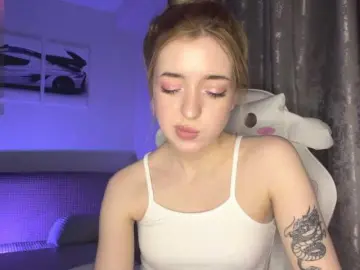 EllianaMiller  live sex cam