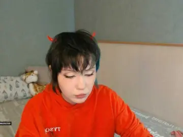 Hugo-Min  live sex cam