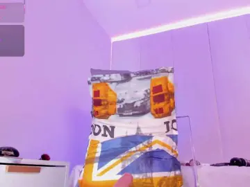 Krystin1  live sex cam