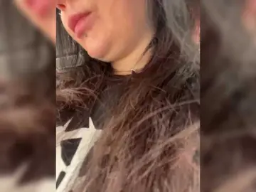 LiLCaTt  live sex cam