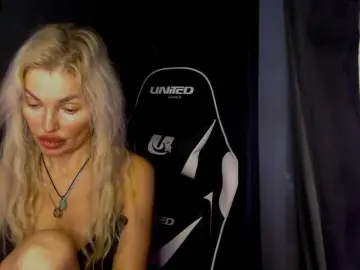 Margo77-1  live sex cam