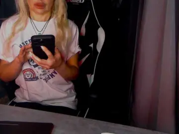 Margo77-1  live sex cam