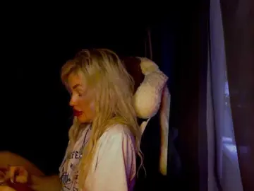 Margo77-1  live sex cam