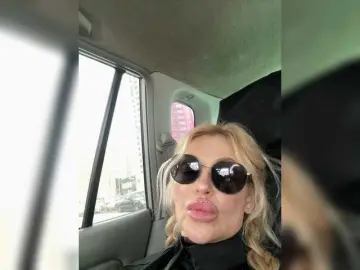 Margo77-1  live sex cam