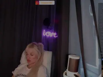 Margo77-1  live sex cam