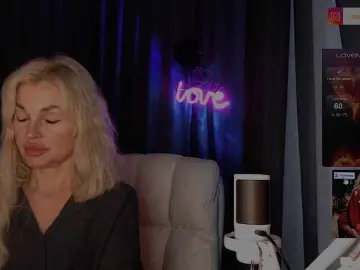 Margo77-1  live sex cam
