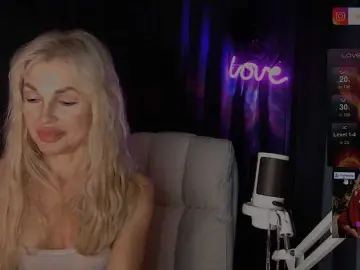 Margo77-1  live sex cam