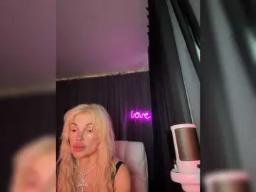 Margo77-1  live sex cam