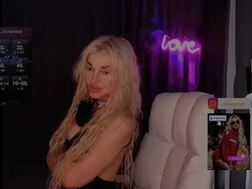 Margo77-1  live sex cam