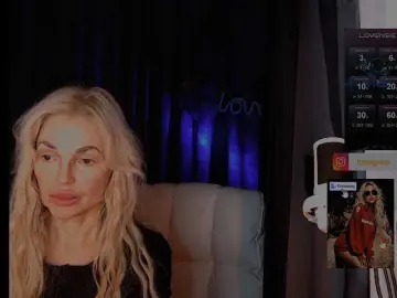 Margo77-1  live sex cam
