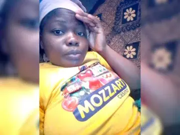 Prettylorah  live sex cam