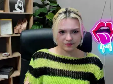 SweetLilyxo  live sex cam