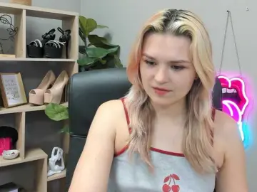 SweetLilyxo  live sex cam
