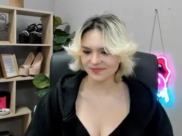 SweetLilyxo  live sex cam