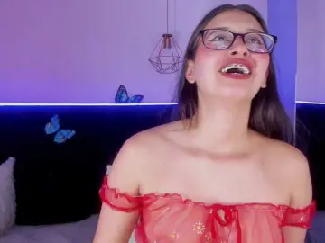 Katnisslovee  live sex cam