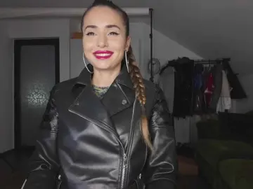 Kristeen15  live sex cam