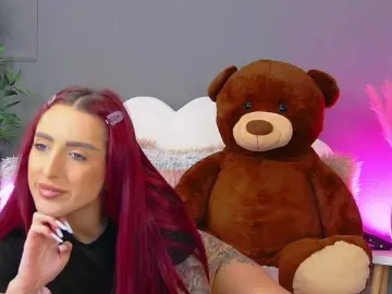 CrystalRed  live sex cam