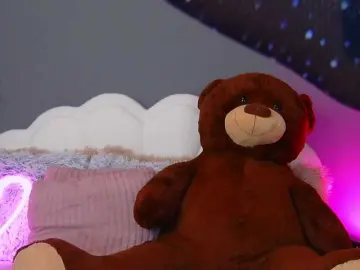 CrystalRed  live sex cam