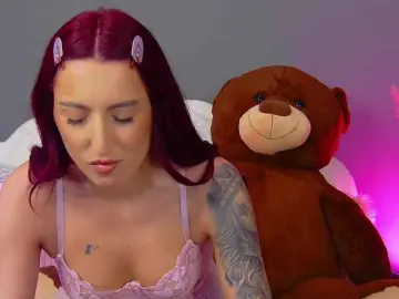 CrystalRed  live sex cam