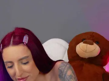 CrystalRed  live sex cam