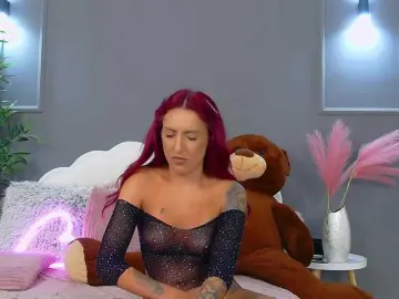 CrystalRed  live sex cam