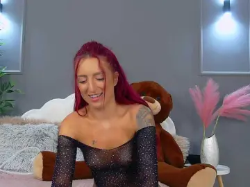 CrystalRed  live sex cam