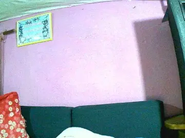 Mynah  live sex cam