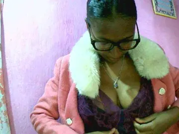 Mynah  live sex cam