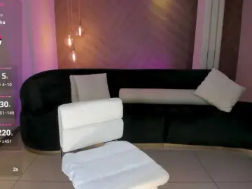 NiaHolland  live sex cam