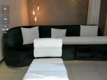 NiaHolland  live sex cam