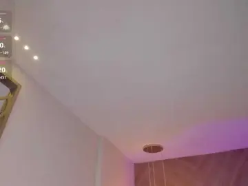 NiaHolland  live sex cam