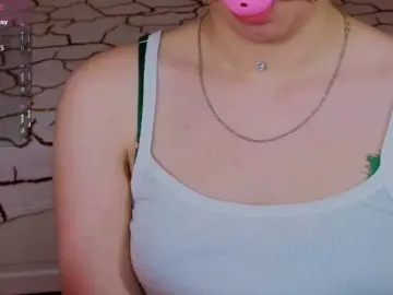 StaceyyJones  live sex cam